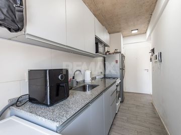 VENTA DEPTO 2 AMB CON GRAN TERRAZA PROPIA