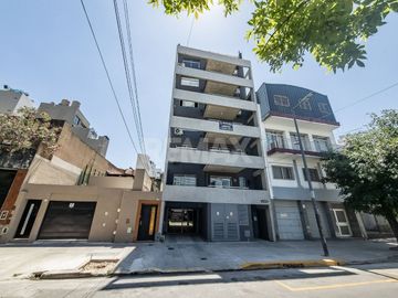 VENTA DEPTO 2 AMB CON GRAN TERRAZA PROPIA