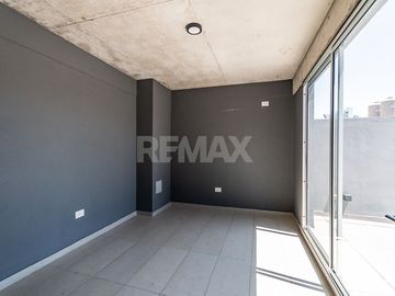 VENTA DEPTO 2 AMB CON GRAN TERRAZA PROPIA