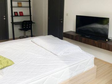 1-BR Condo at The Edge Sukhumvit 23 near MRT Sukhumvit