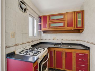 EN VENTA Departamento 4amb con balcón Refaccionado