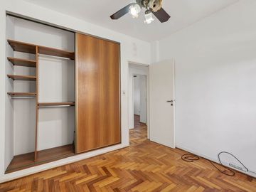 EN VENTA Departamento 4amb con balcón Refaccionado