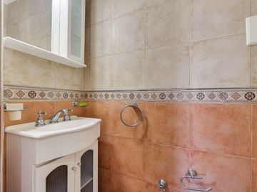 EN VENTA Departamento 4amb con balcón Refaccionado