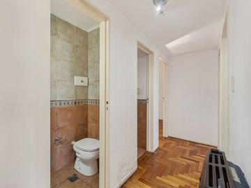 EN VENTA Departamento 4amb con balcón Refaccionado