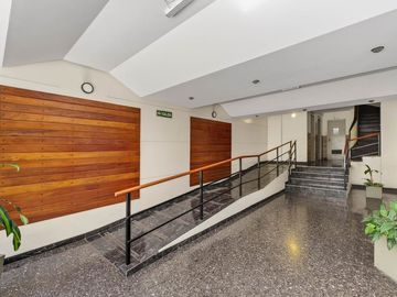 EN VENTA Departamento 4amb con balcón Refaccionado