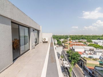 Monoambiente con cochera y patio Villa Urquiza