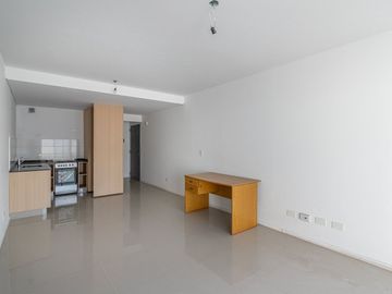 Monoambiente con cochera y patio Villa Urquiza