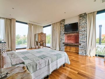 VENTA CASA NORDELTA LAGOS DEL GOLF AL AGUA