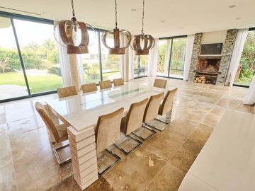 VENTA CASA NORDELTA LAGOS DEL GOLF AL AGUA