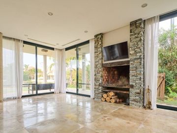 VENTA CASA NORDELTA LAGOS DEL GOLF AL AGUA