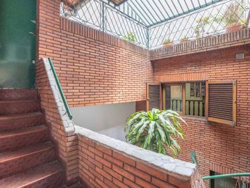 VENTA CASA DE 5 AMB TERRAZA Y COCHERA VILLA LURO
