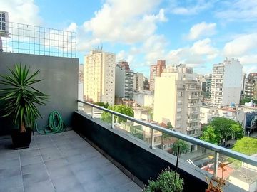 ALQUILER 3 AMB AMOBLADO PISO ALTO BALCON PARRILLA