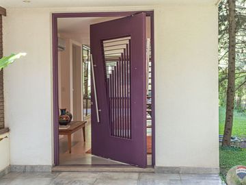 Venta casa 7 amb en Parque Leloir pileta cocheras