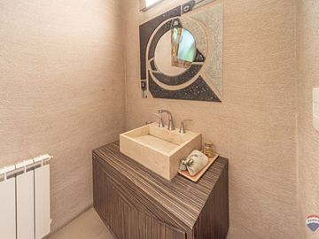 Venta casa 7 amb en Parque Leloir pileta cocheras