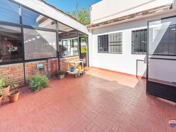 Casa 5 ambientes venta Ramos Mejia con jardin