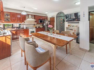 Casa 5 ambientes venta Ramos Mejia con jardin