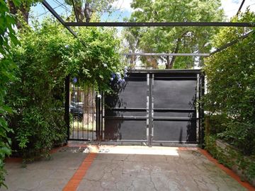 Venta casa triplex 4 ambientes cochera Martínez