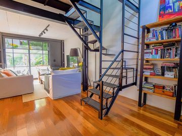 Venta casa triplex 4 ambientes cochera Martínez