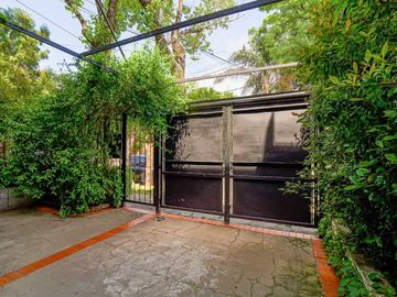 Venta casa triplex 4 ambientes cochera Martínez