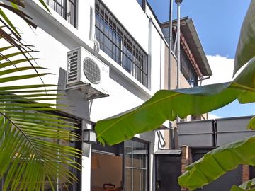 Venta casa triplex 4 ambientes cochera Martínez
