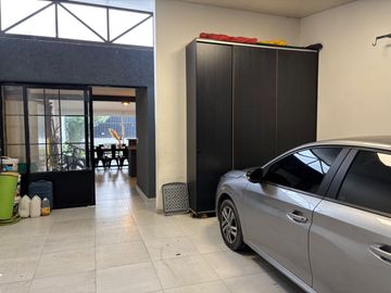 VENTA CASA 2 DORM EN BARRIO TALLERES O CON PILETA
