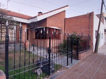 VENTA CASA 3 D- APTA CRED BCO NAC- B° OBSERVATORIO