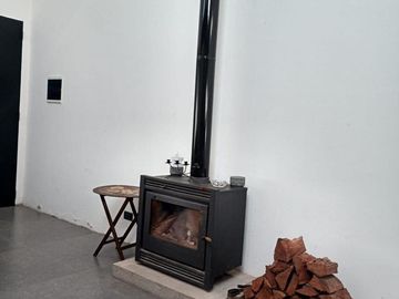 VENTA CASA DE DISEÑO CON PILETA , B° LA SOBERANA