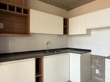 VENTA DPTO UN DORMITORIO CON COCHERA EDIFICO RIO2