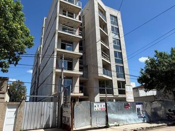 VENTA DPTO UN DORMITORIO CON COCHERA EDIFICO RIO2