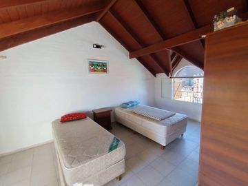 VENTA CASA  3 DORMITORIOS BARRIO PUEYRREDON CBA