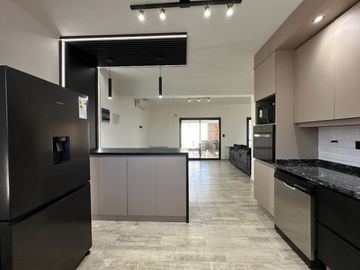 VENTA CASA 4 DOR + PILETA DOCTA 1° ETAPA, CORDOBA