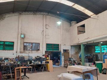 Venta Galpón Munro zona Industrial 350m2 totales