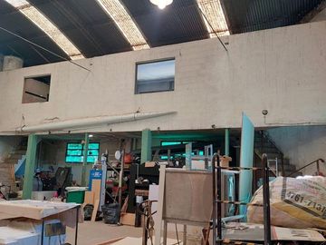 Venta Galpón Munro zona Industrial 350m2 totales