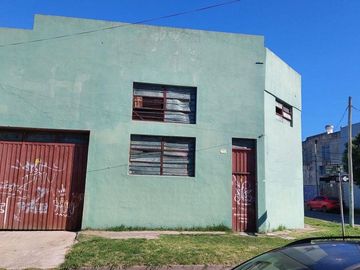 Venta Galpón Munro zona Industrial 350m2 totales
