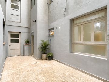 Venta Depto. 3 amb. V. Urquiza. Planta baja. Patio