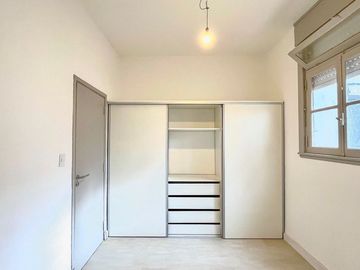 Venta Depto. 3 amb. V. Urquiza. Planta baja. Patio