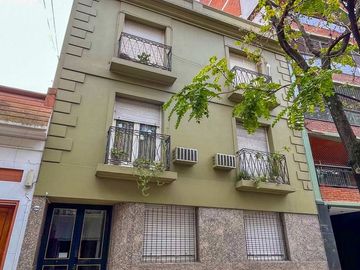 Venta Depto. 3 amb. V. Urquiza. Planta baja. Patio