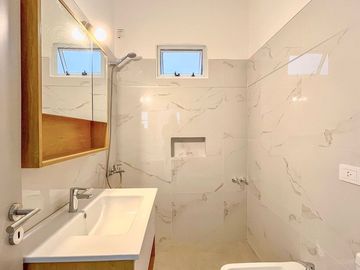 Venta Depto. 3 amb. V. Urquiza. Planta baja. Patio