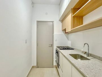 Venta Depto. 3 amb. V. Urquiza. Planta baja. Patio