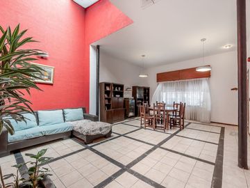 VENTA CASA 5 AMB COCHERA TERRAZA VELEZ SARSFIELD