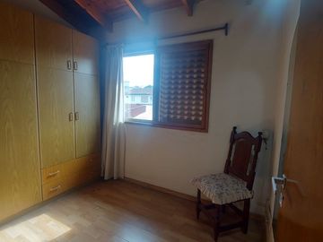 CASA DUPLEX 4 AMBIENTES CON PATIO JARDIN PARRILLA