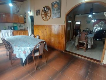 CASA DUPLEX 4 AMBIENTES CON PATIO JARDIN PARRILLA