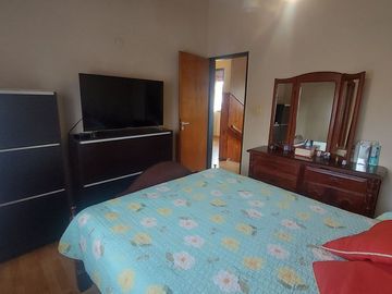 CASA DUPLEX 4 AMBIENTES CON PATIO JARDIN PARRILLA