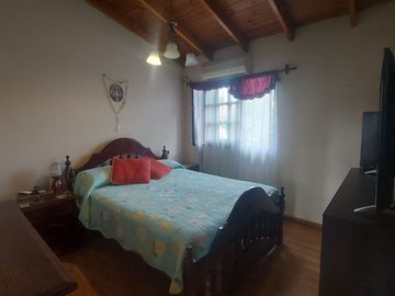 CASA DUPLEX 4 AMBIENTES CON PATIO JARDIN PARRILLA