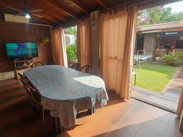 CASA DUPLEX 4 AMBIENTES CON PATIO JARDIN PARRILLA