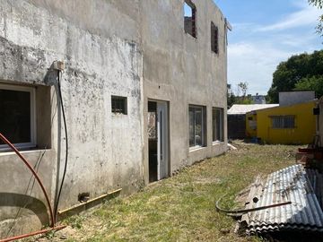CASA MAS LOCAL COMERCIAL EN VENTA DON TORCUATO