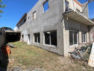 CASA MAS LOCAL COMERCIAL EN VENTA DON TORCUATO
