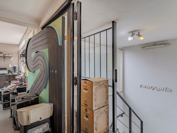 Local en venta en La Plata con cochera