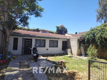 VENTA CASA CON QUINCHO CIPOLLETTI