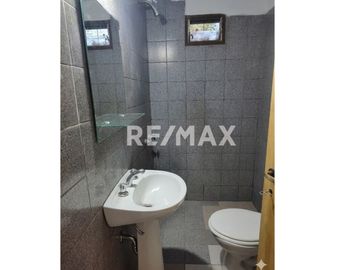 VENTA CASA CON QUINCHO CIPOLLETTI